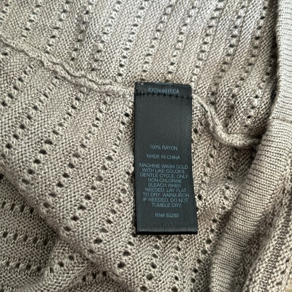 2/$50 EXPRESS Tan Semi Sheer Asymmetrical Hem Long Sleeve Shirt Size Large - Picture 5 of 7